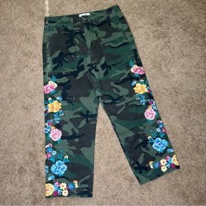 Driftwood x Free People L Camo Embroidered Capri Pants